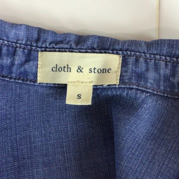 Cloth & Stone | Blue Chambray White Printed Long Sleeve Button Front Shirt S - Picture 4 of 7